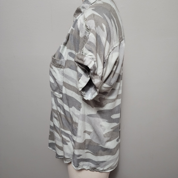 Maurices camo utility button down size small - Picture 6 of 11